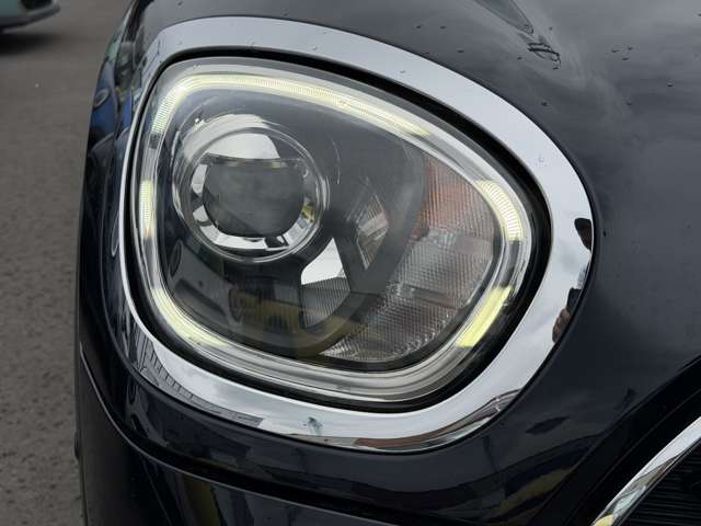 MINI Crossover 8