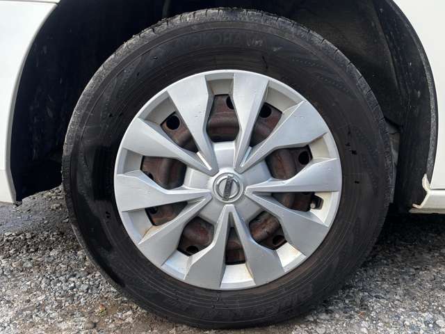 Nissan Serena 11