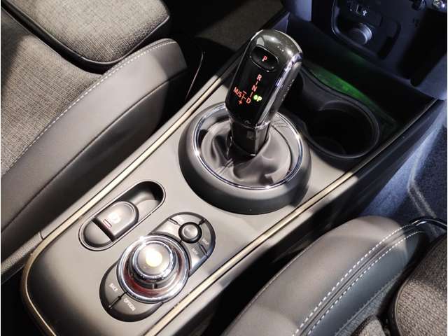 MINI Crossover 11