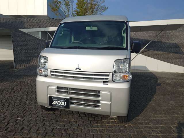 Mitsubishi Minicab Van 6