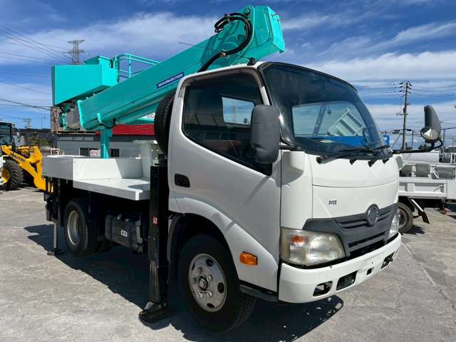 Hino Dutro 3