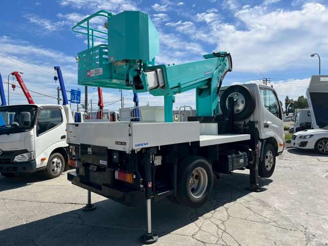Hino Dutro 7
