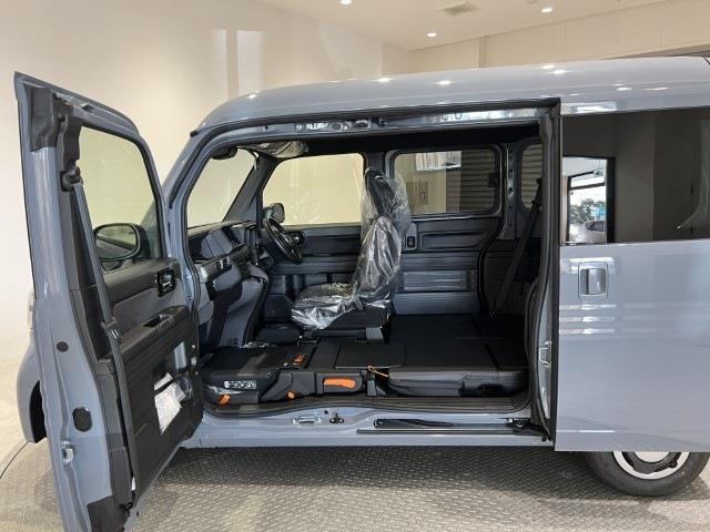 Honda N-VAN 12