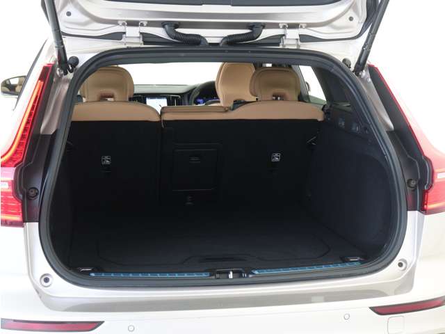 Volvo V60 Cross Country 11