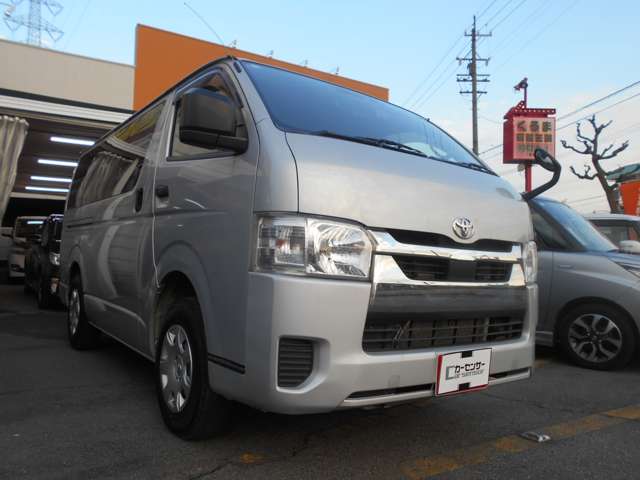 Toyota Hiace Van 5