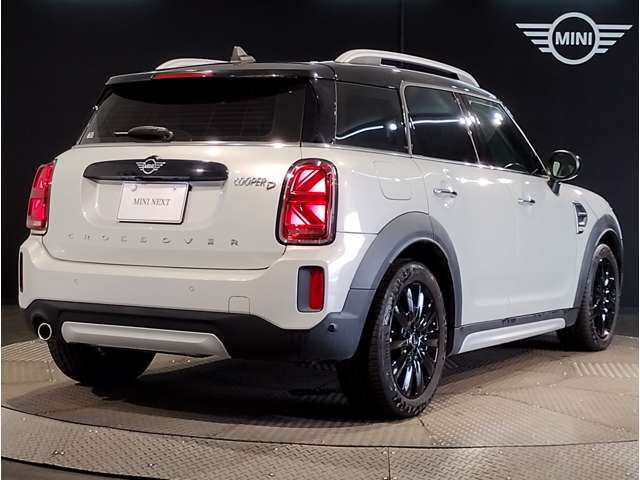 MINI Crossover 8