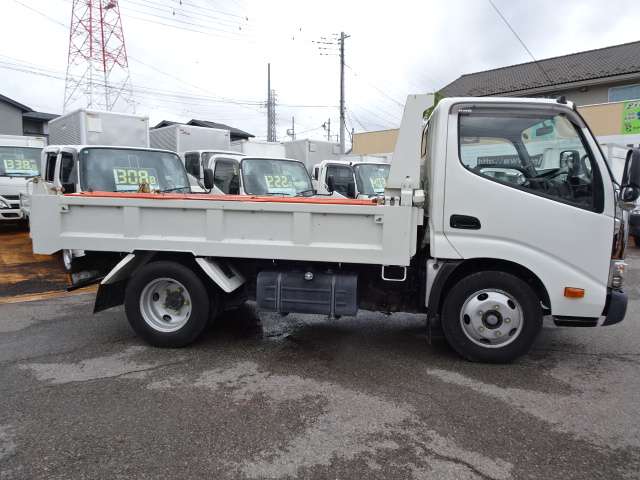 Hino Dutro 11