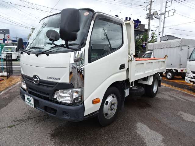 Hino Dutro 9
