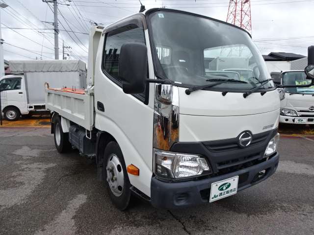 Hino Dutro 10