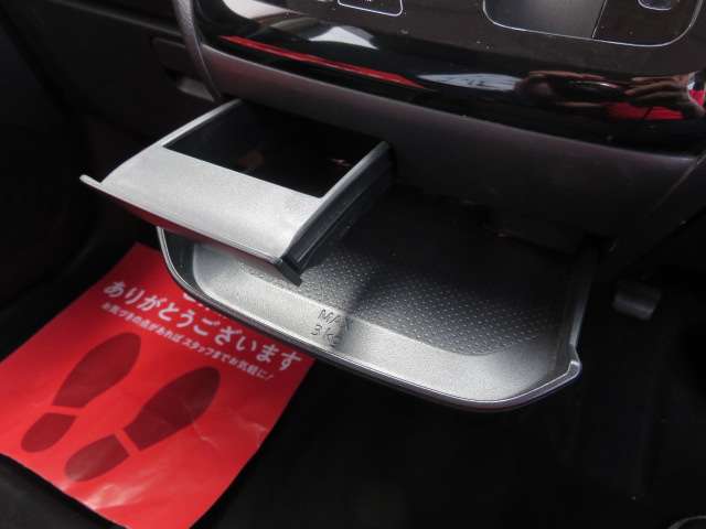 Mitsubishi eK X 12