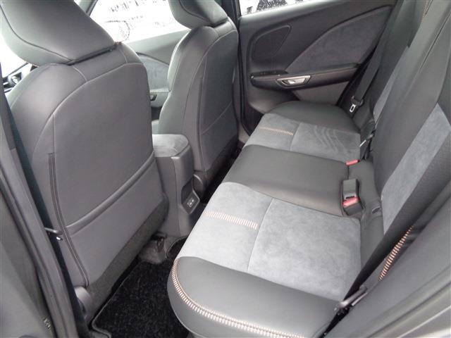 Lexus LBX 11