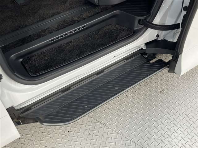 Toyota Alphard 2