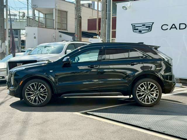 Cadillac XT4 12