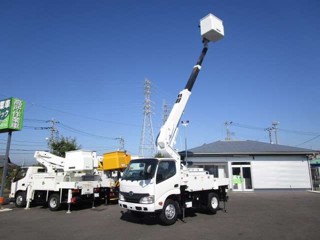 Hino Dutro 12