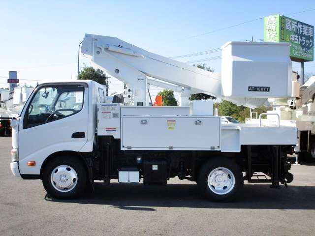 Hino Dutro 6