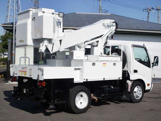 Hino Dutro 8