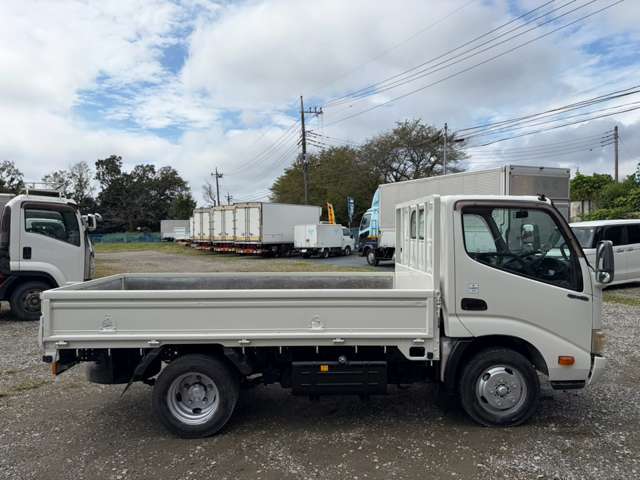 Hino Dutro 7