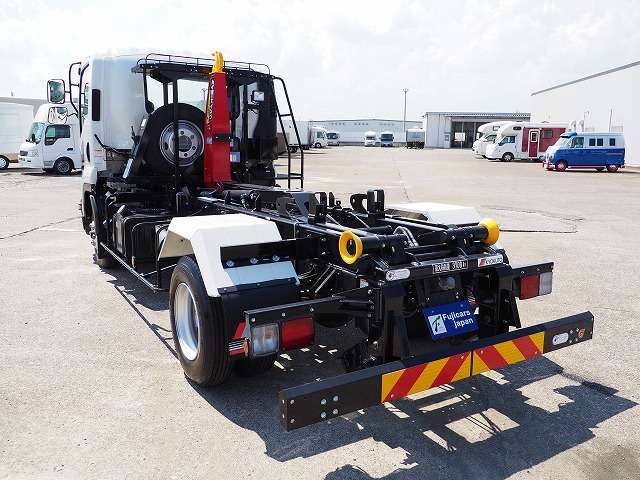UD Trucks Condor 7