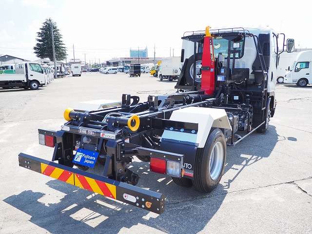 UD Trucks Condor 8