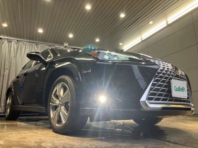 Lexus UX 13