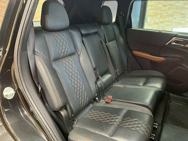 Mitsubishi Outlander 6
