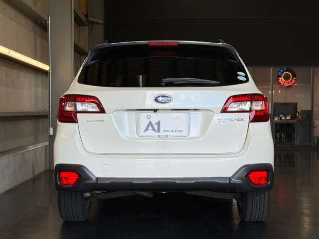 Subaru Legacy Outback 12