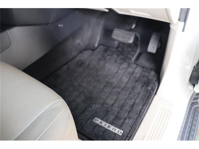 Mitsubishi Pajero 11