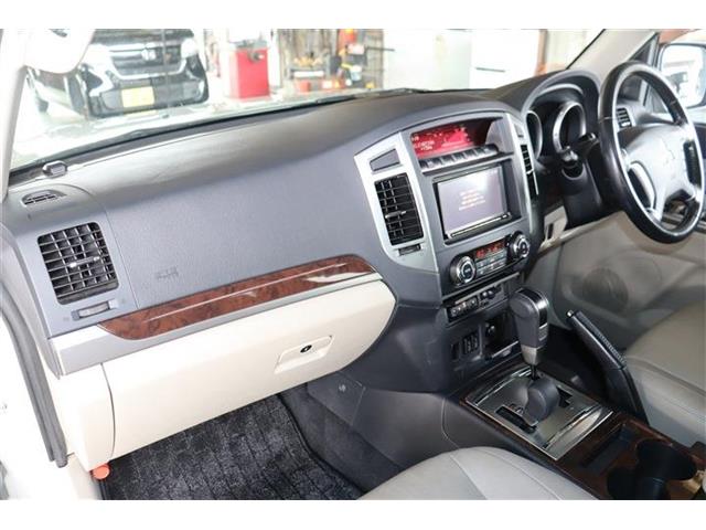 Mitsubishi Pajero 7