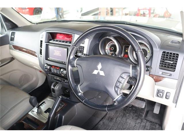 Mitsubishi Pajero 9