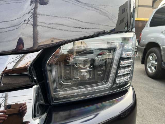 Toyota Hiace Van 12