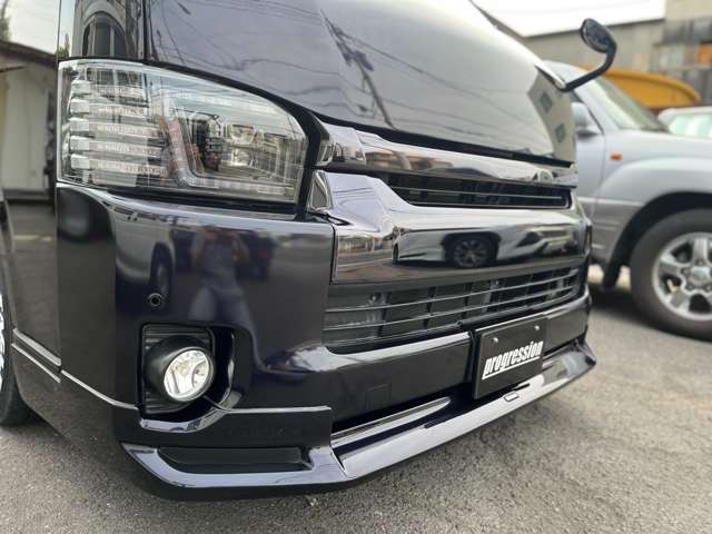 Toyota Hiace Van 6
