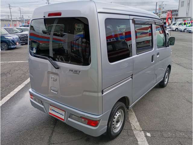 Daihatsu Hijet Cargo 11