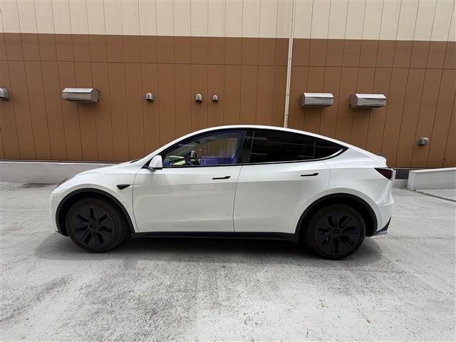 Tesla Model Y 11