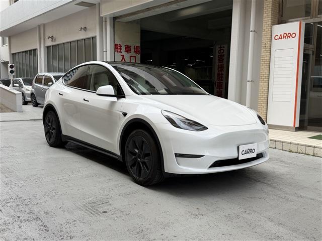 Tesla Model Y 8