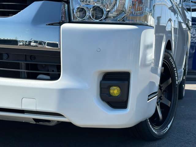 Toyota Hiace Van 5