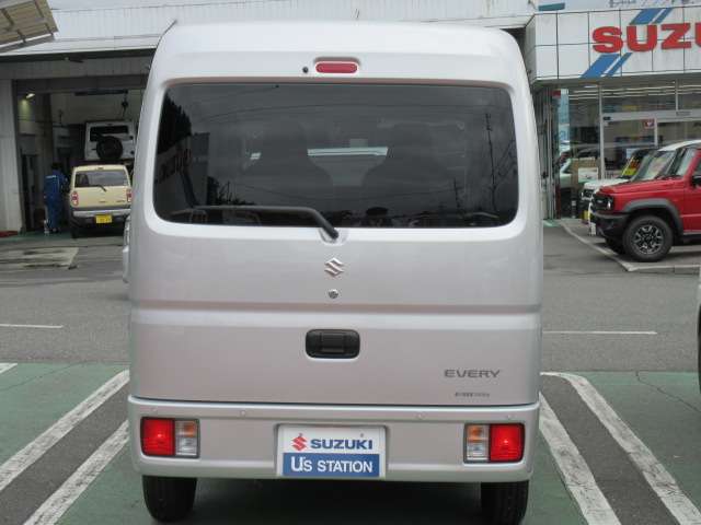 Suzuki Every 8
