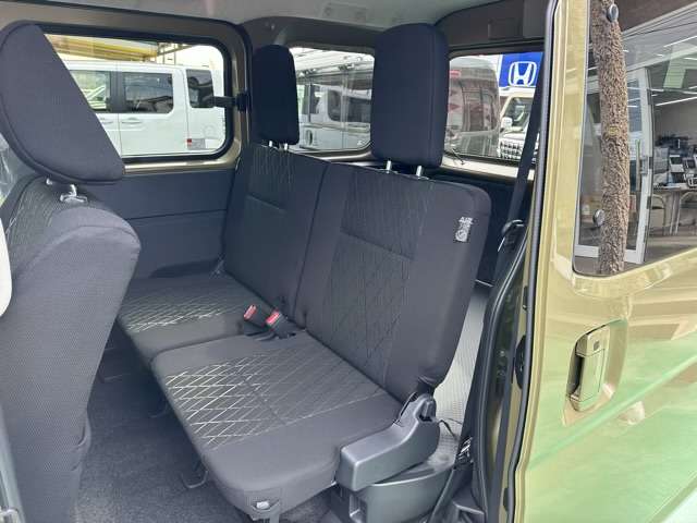 Daihatsu Atrai 7