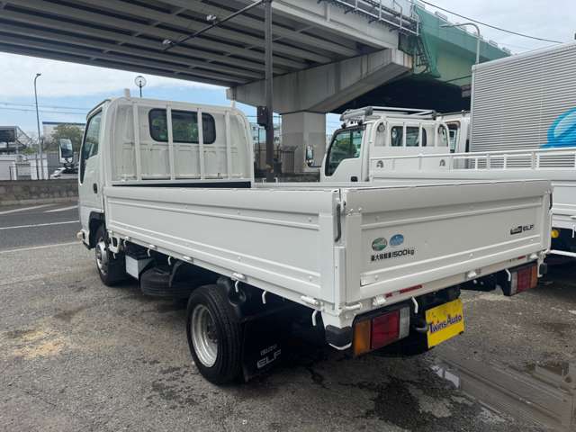 Isuzu Elf 6