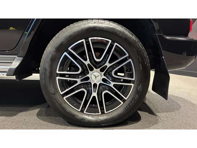 Mercedes-Benz G-Class 4