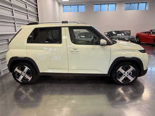 Hyundai インスター 12