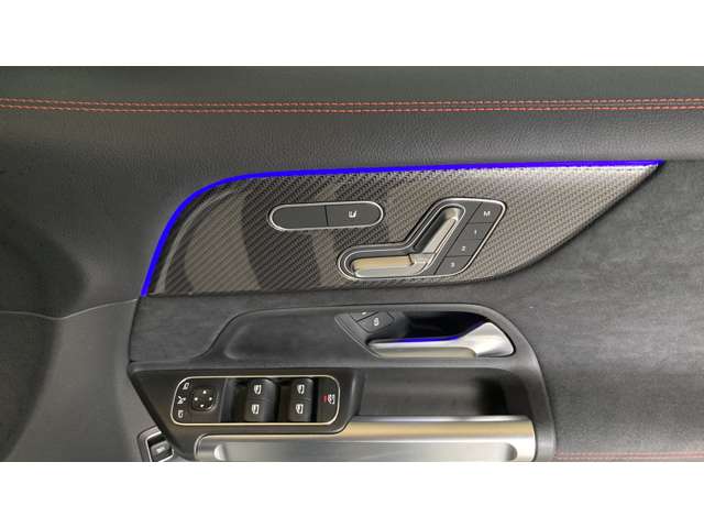 Mercedes-Benz GLB 12