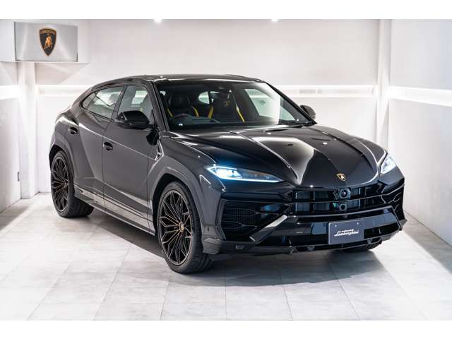Lamborghini ウルス 3