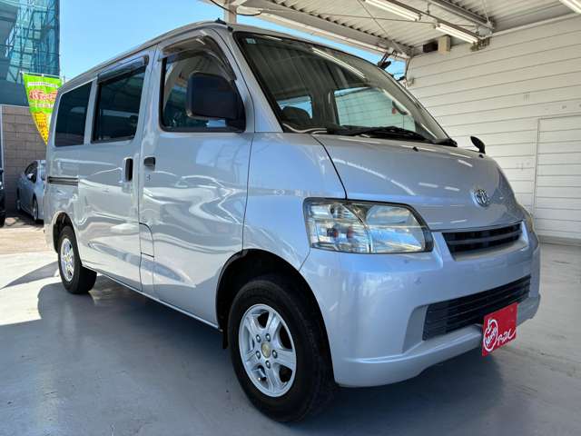 Toyota Town Ace Van 8