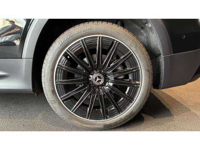 Mercedes-Benz GLB 4