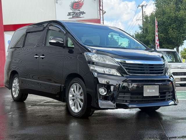 Toyota Vellfire 4