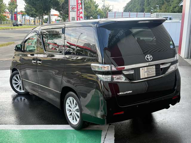 Toyota Vellfire 10