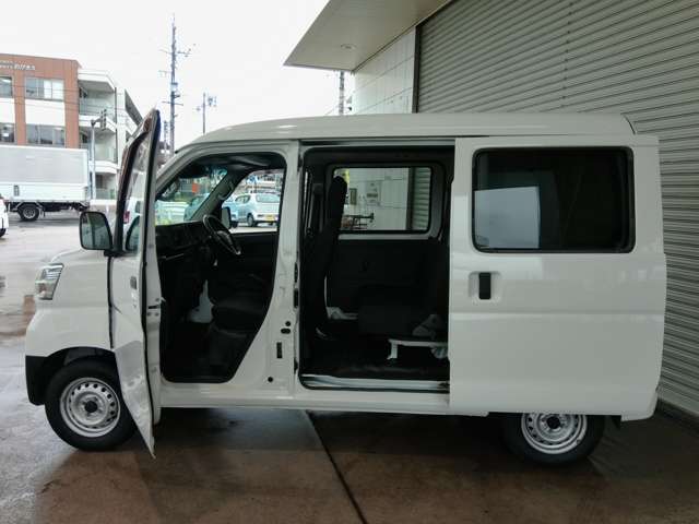 Daihatsu Hijet Cargo 6