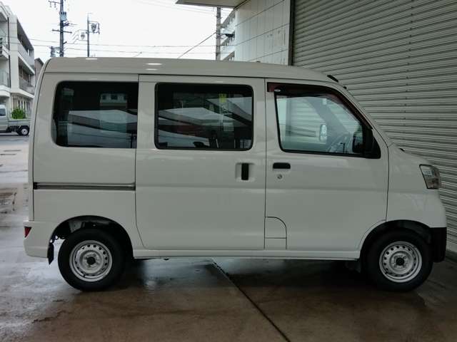 Daihatsu Hijet Cargo 8