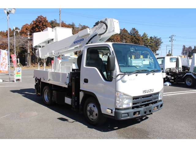 Isuzu Elf 3