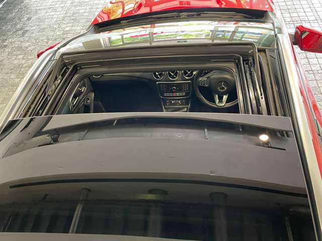 Mercedes-Benz GLA-Class 11